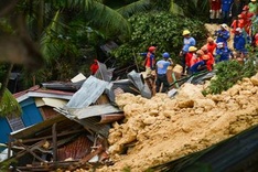 Rescuers dig for survivors in new Philippine landslide