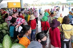 Thousands of workers on strike, demand Tet bonus