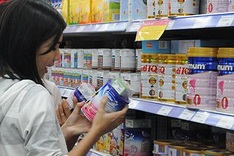 Officials blame domestic milk prices on world market