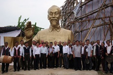 Largest statue of Uncle Ho unveiled in Pleiku City