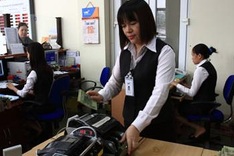 State bank cuts interest rates