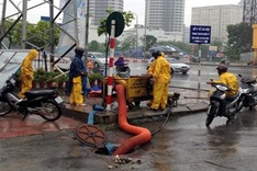 Hanoi public-service companies urged to present income report