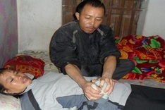 Poor woman with heart disease calls for help