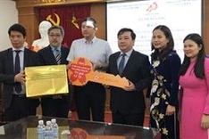 Hanoi school gifted with intelligent education system from Japan