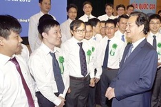 PM vows to support excellent young scientists