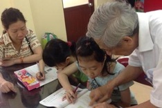 Retired teacher offers free education