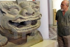 Ancient sculptures of lions and “Nghe” exhibited in HCM City