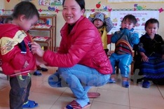 Enthusiastic teachers bring education to ethnic students in mountainous areas