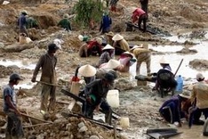 Pirate gold mining threatens livelihoods