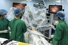 First stomach cancer surgery carried out with robot