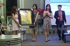 Vietnamese in Singapore donate to fund for needy children