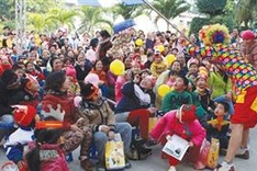 Vietnamese leaders extend Christmas cheer to local Christian community
