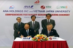 Vietnam-Japan University signs cooperation deal with Japanese group
