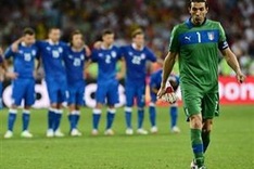 Italy advance as England pay penalty once more
