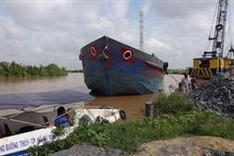 Illegal wharves threaten environment