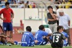 Hanoi football team hints at merger to avoid relegation
