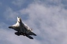 Single-aisle jet orders take off at Farnborough show