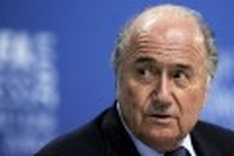 Blatter wins landslide vote, vows FIFA clean-up