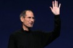 Steve Jobs resigns as Apple CEO