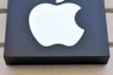 Apple tops PetroChina in market capitalization