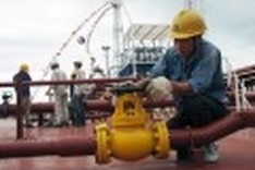 Record revenues for oil and gas in 2010