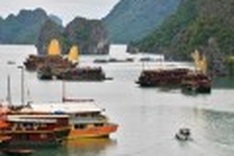 Seminar seeks to increase votes for Ha Long bay