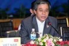 Vietnam attends ASEAN meetings in Indonesia