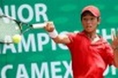 Nguyen Hoang Thien wins national junior tennis champs