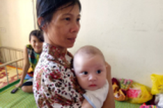 Abandoned newborn baby needs help