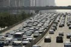 China's nine-day traffic jam stretches 100km