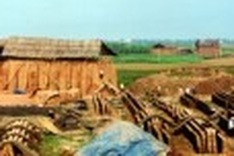 Hanoi cracks down on polluting brick kilns