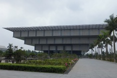 Experts worry about quality of costly museums