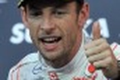 Vettel seals historic F1 world title defence