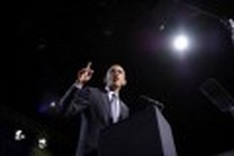 Obama hits oil giants over pump prices