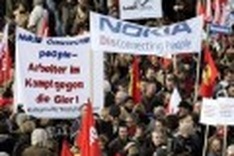 Nokia says to cut 4,000 jobs, outsource 3,000