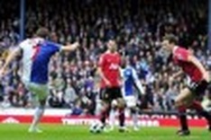 Manchester United win record 19th English title