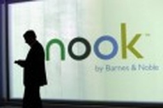 Amazon and Barnes & Noble battle for e-book lovers
