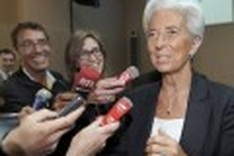 France's Lagarde runs for IMF job despite probe cloud