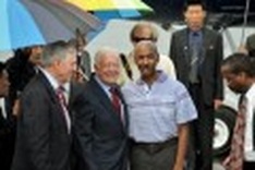 Carter leaves N. Korea with freed American, nuke pledge