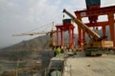 First turbine spins at Son La dam