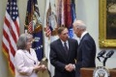 New CIA chief Petraeus pledges to defend America