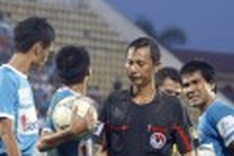 Football team chairman denounces V-League shortcomings