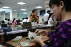 Central bank to cut forex position