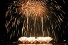 Italian team blows away crowd at fireworks competition