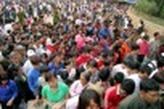 Three million visitors flock to Hung Temple on the holiday