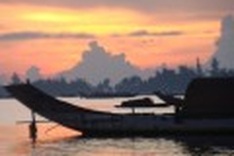 In photos: All the action at Tam Giang Lagoon’s floating market