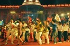 Young Vietnamese thriving with the country