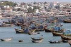 Vietnamese boat sinks in East Sea, 27 missing