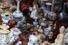 Old Quarter antique sellers usher out Lunar Year in Hanoi