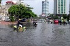 Storm forecast to inundate Hanoi, threatening northern crops
